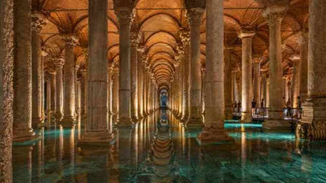 What Happened to the Basilica Cistern After the Fall of Constantinople? (The Rediscovery Story)